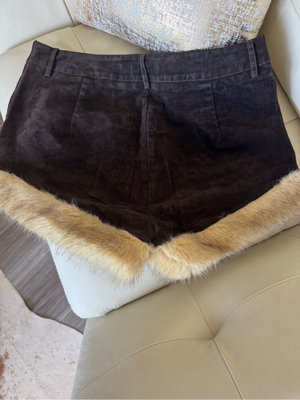 AKIRA Black Lace-Up Faux Fur Trim Skort with Tan Fur - Picture 2 of 4